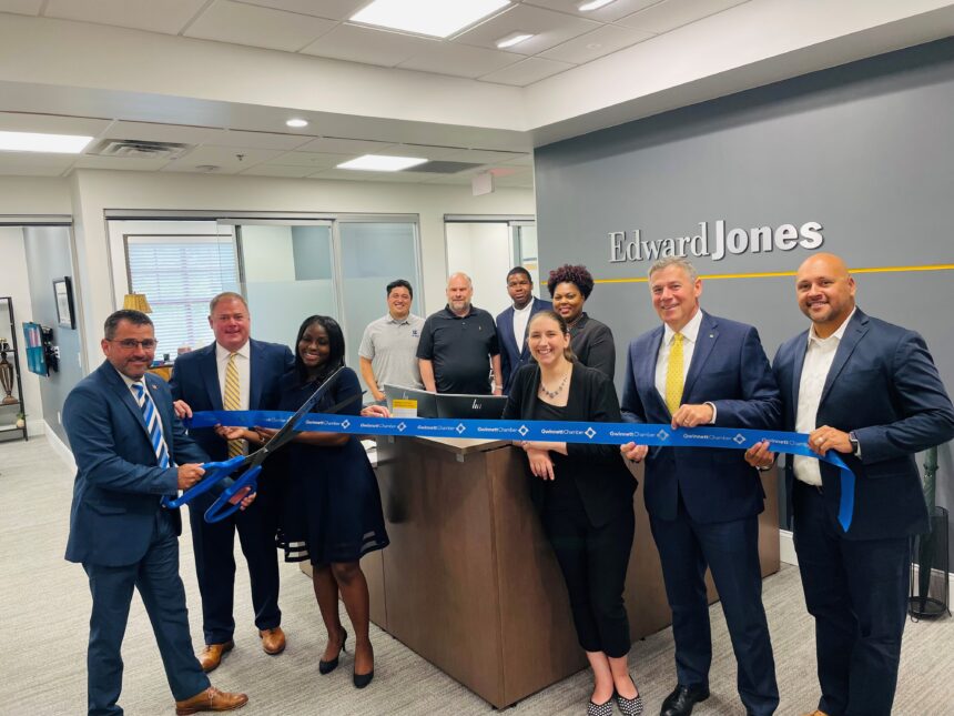 Edward Jones celebrated a new location and a new concept with a ribbon cutting ceremony! Edward Jones celebrated a new location and a new concept with a ribbon cutting ceremony!